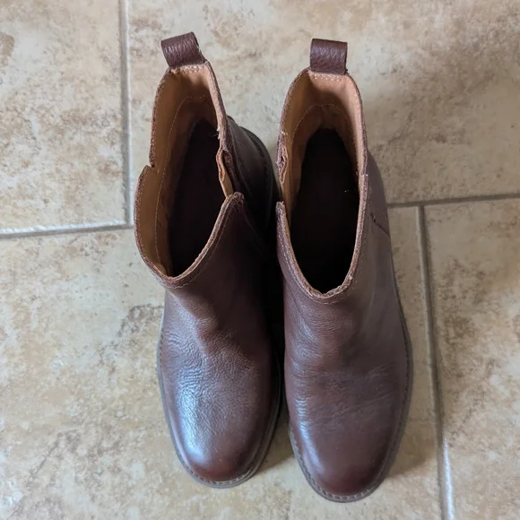 exc ZODIAC julie wedge ankle boot lug sole 9